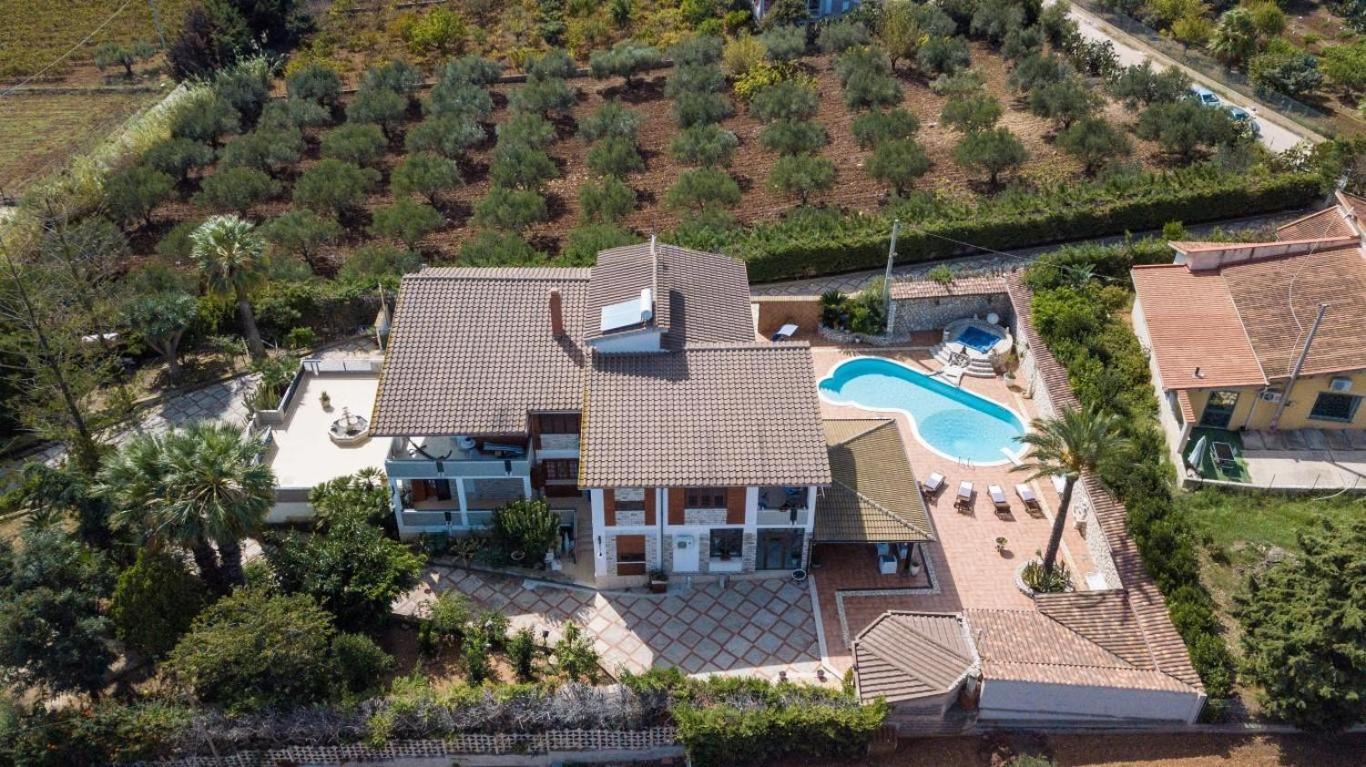 Aversa Villa Castellammare del Golfo